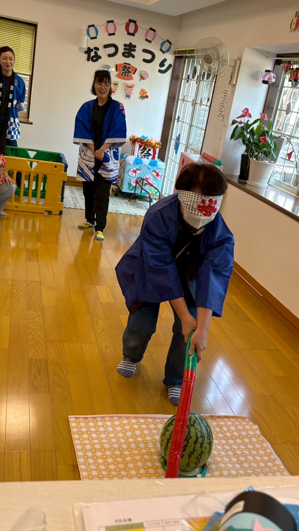 みゆきママも目隠をして挑戦‼️