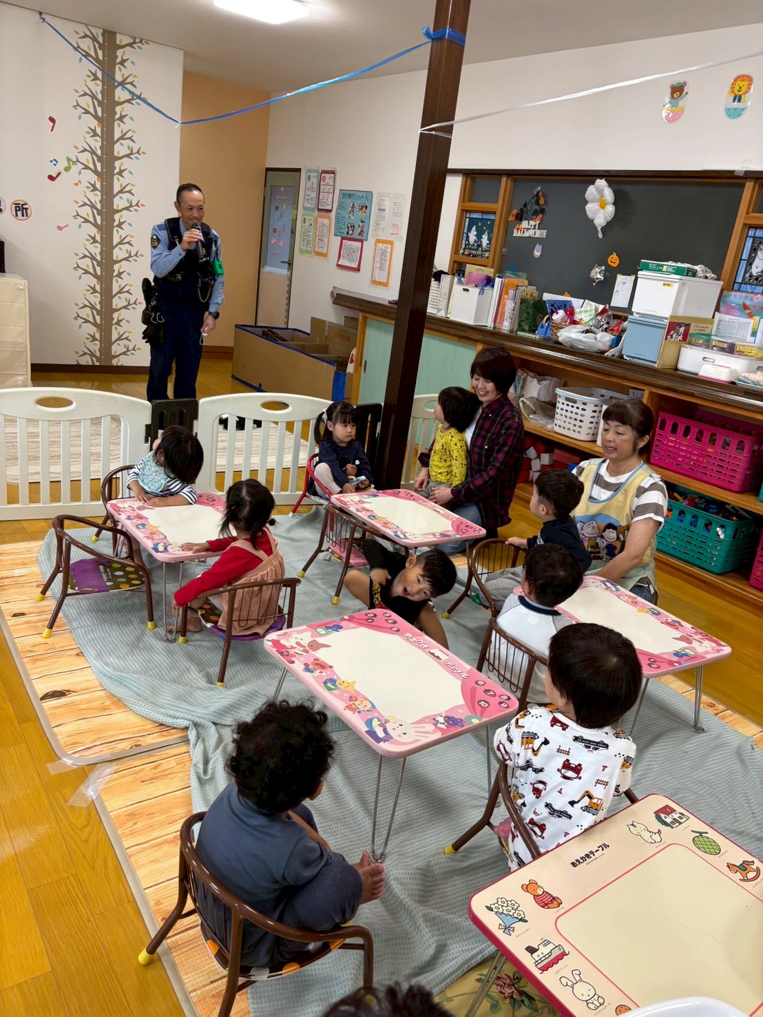 訓練の前に、駅前交番のお巡りさんが挨拶をして下さいました🙏