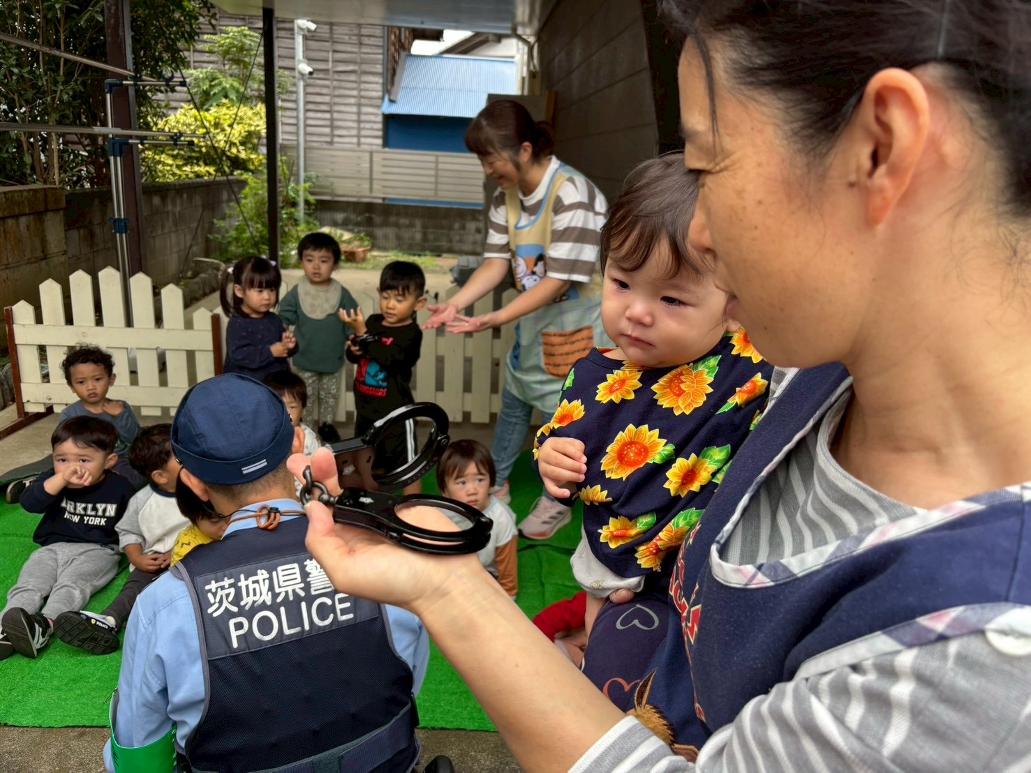 本物の手錠を見せて頂いたり、触らせて頂きました😍
